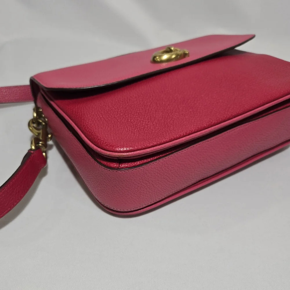 Coach Pebbled Leather B4/Bright Cherry Multi CB Cassie CB Purse